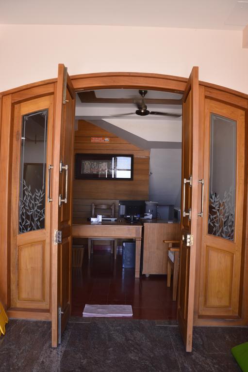 Cours Chabrol Hotel Pondicherry Exterior photo