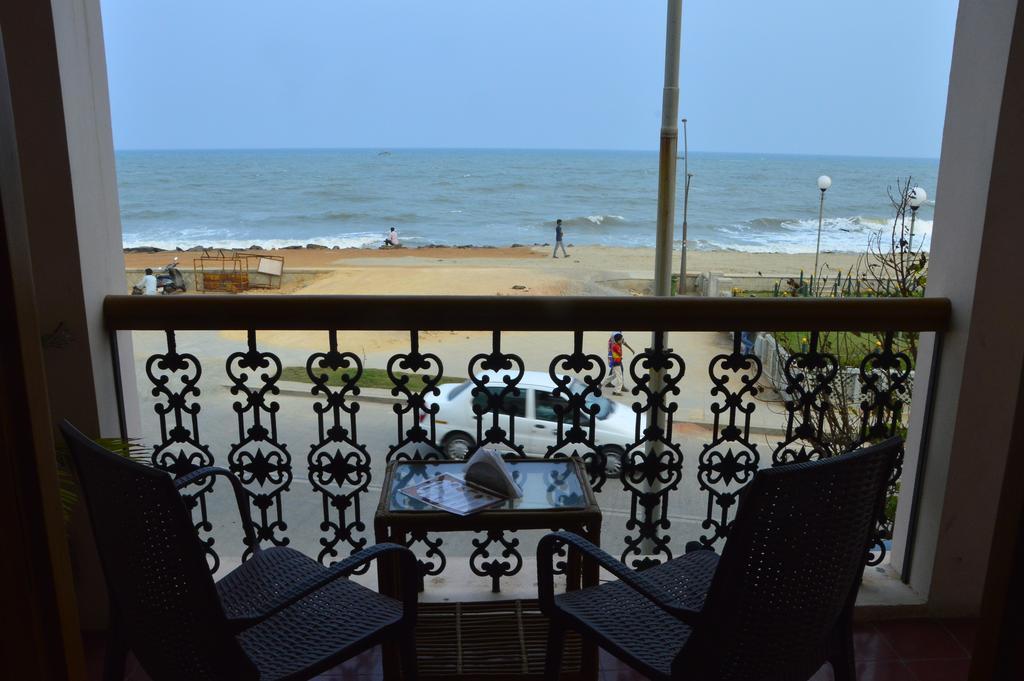 Cours Chabrol Hotel Pondicherry Room photo